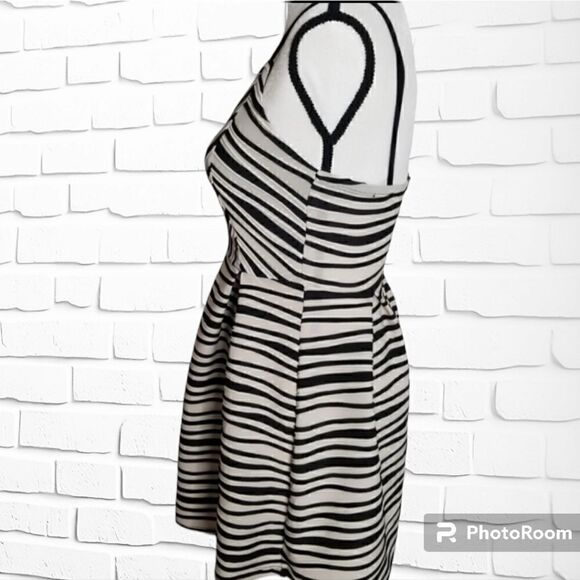 A'gaci Striped fit & flare dress - Picture 3 of 5